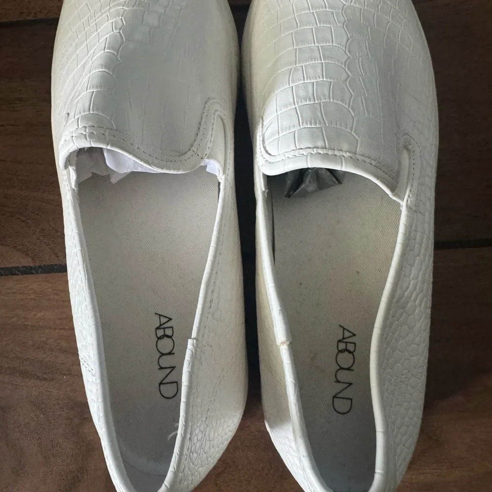 ABOUND Norah White Croc-Embossed Slip-On platform Sneakers size 9